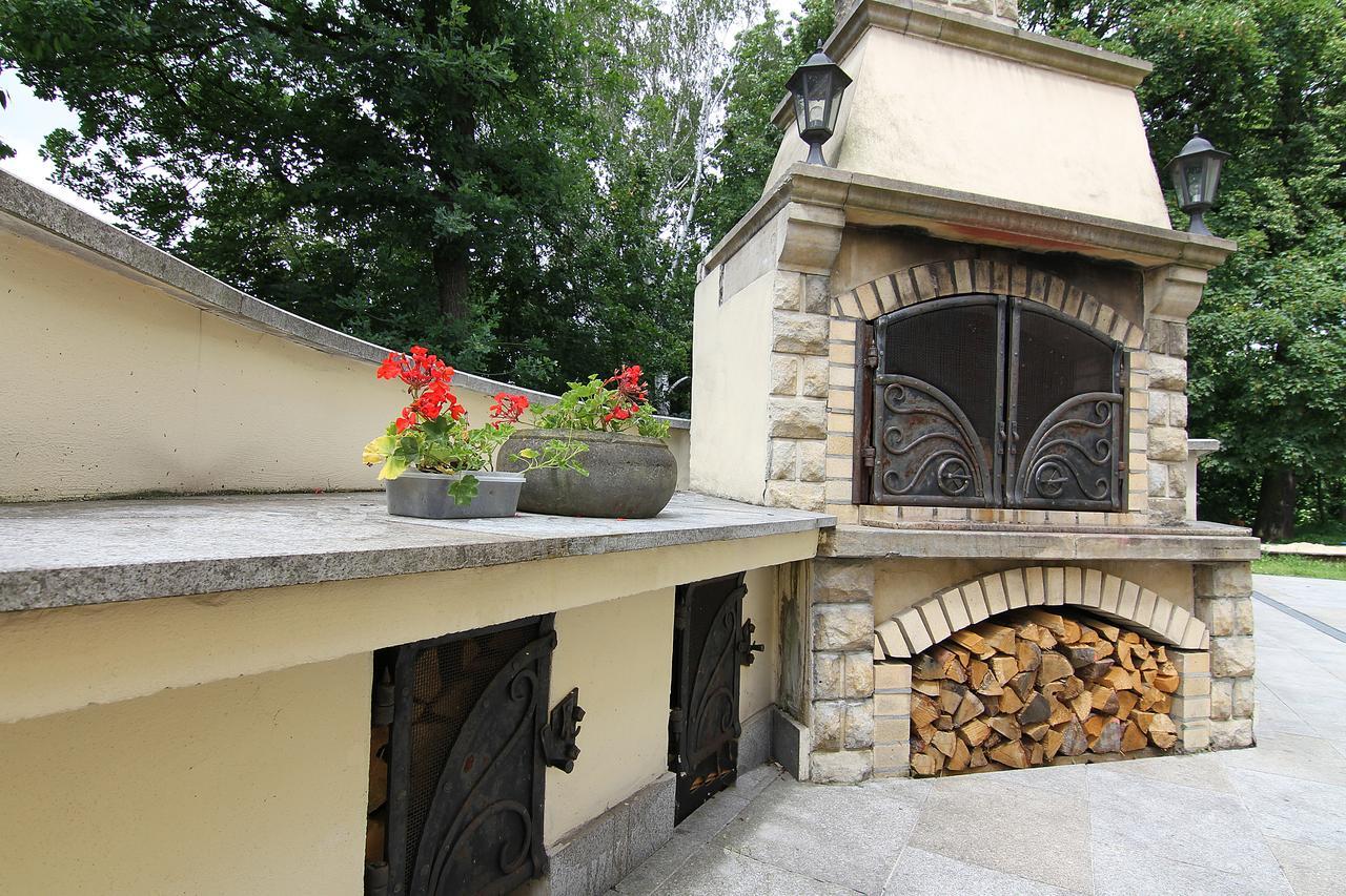 Zamek Havirov Hotel Exterior photo
